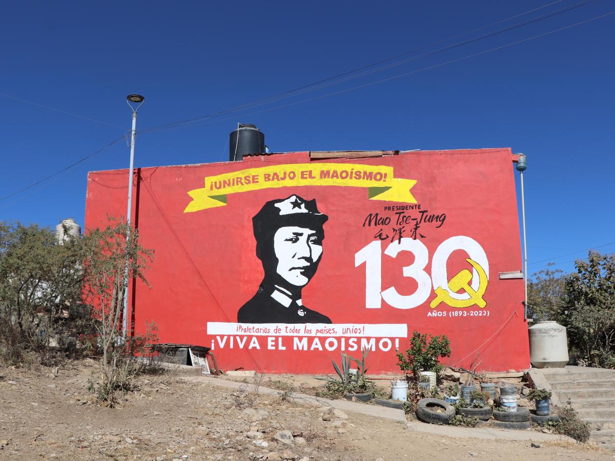 Murales por el 130 aniv. del Presidente Mao Tse Tung